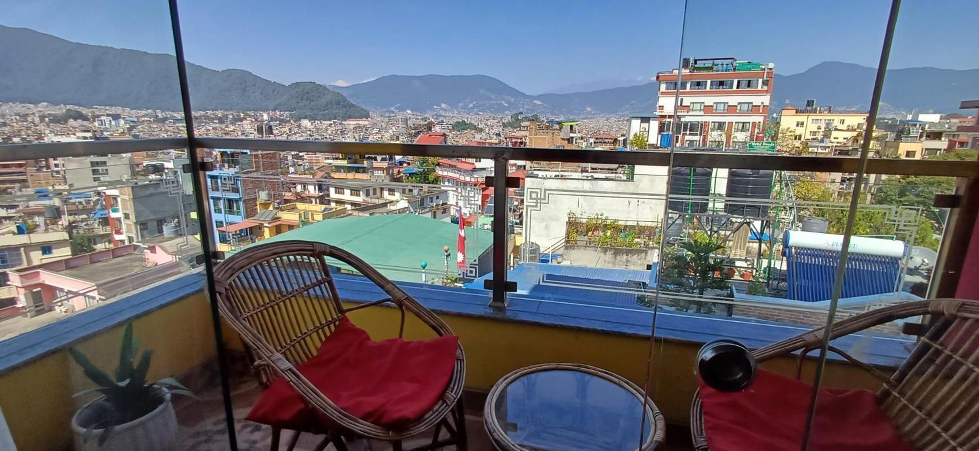 Hotel Yakroo Manang Kathmandu Bagian luar foto