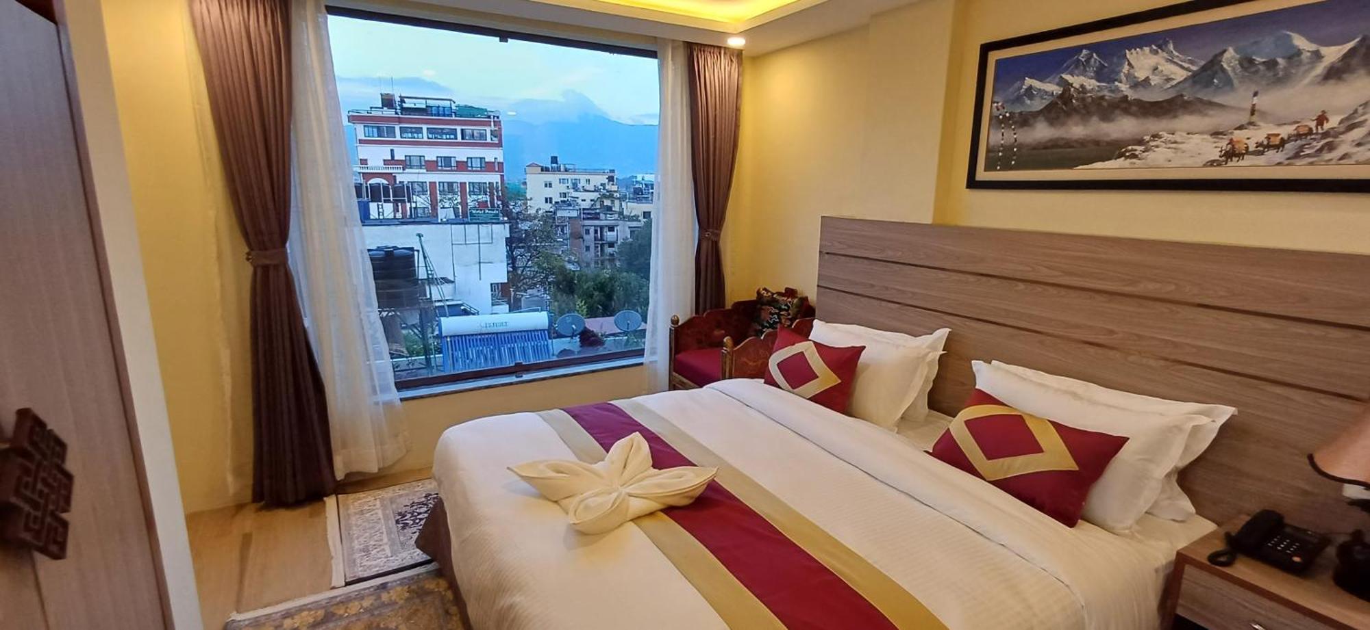 Hotel Yakroo Manang Kathmandu Bagian luar foto