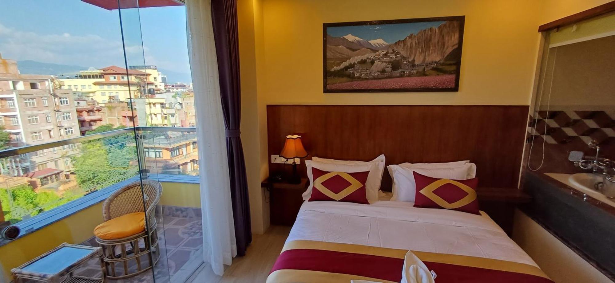 Hotel Yakroo Manang Kathmandu Bagian luar foto