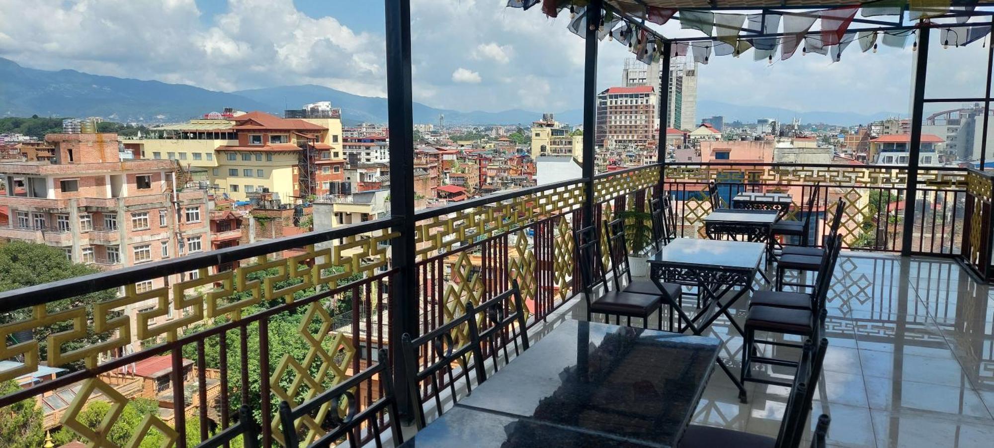 Hotel Yakroo Manang Kathmandu Bagian luar foto