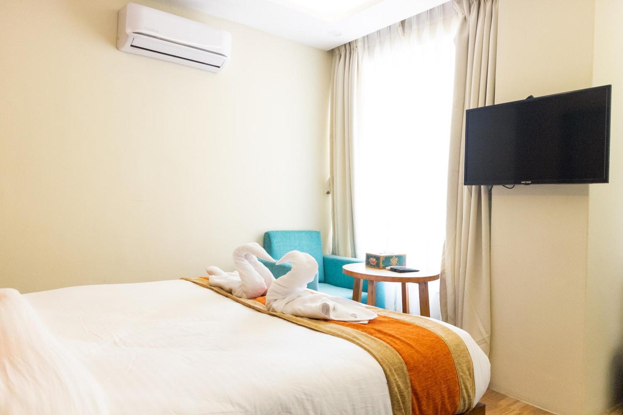 Hotel Yakroo Manang Kathmandu Bagian luar foto