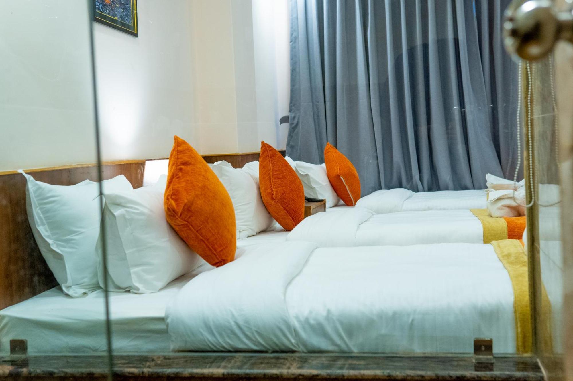 Hotel Yakroo Manang Kathmandu Bagian luar foto